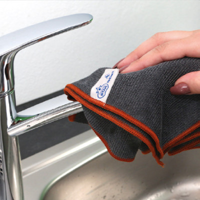 Wipe&Clean is used in the kitchen and ensures sparkling cleanliness